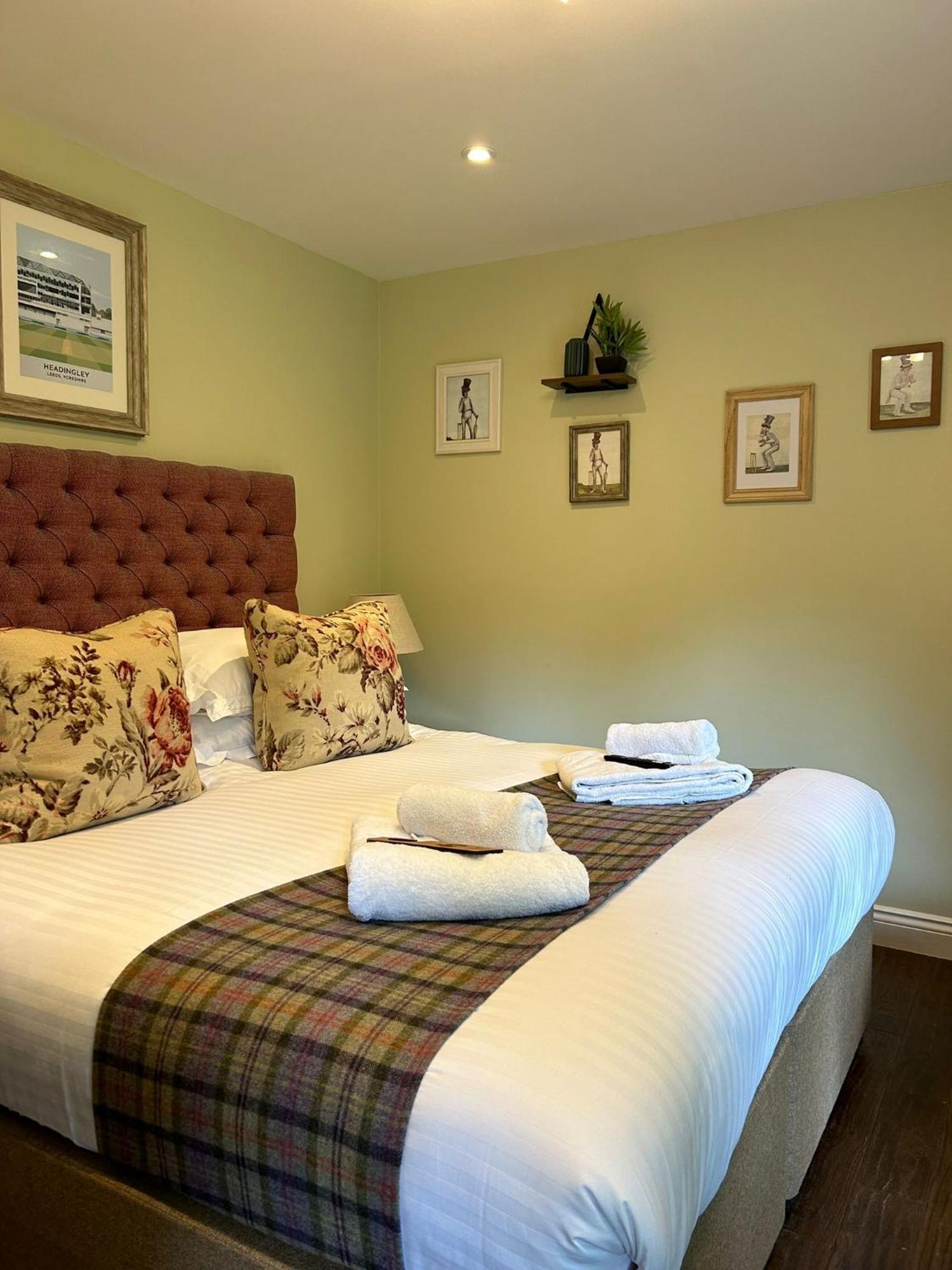 Hotel The Thomas Lord West Meon Esterno foto