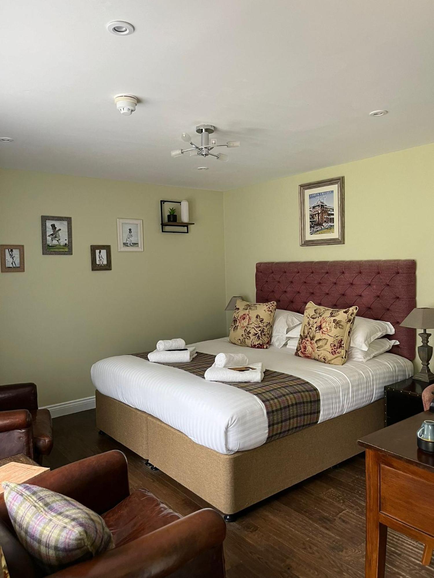Hotel The Thomas Lord West Meon Esterno foto
