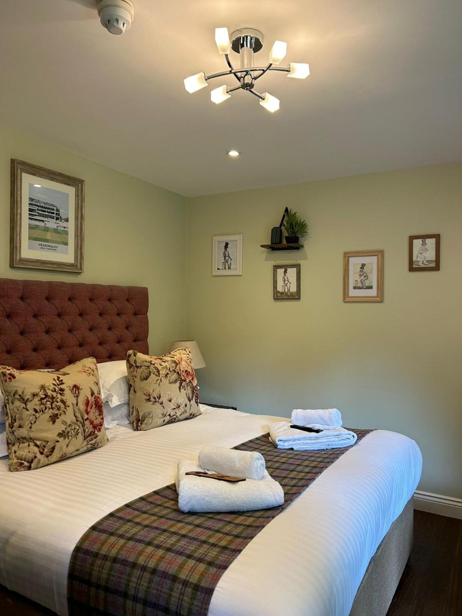 Hotel The Thomas Lord West Meon Esterno foto